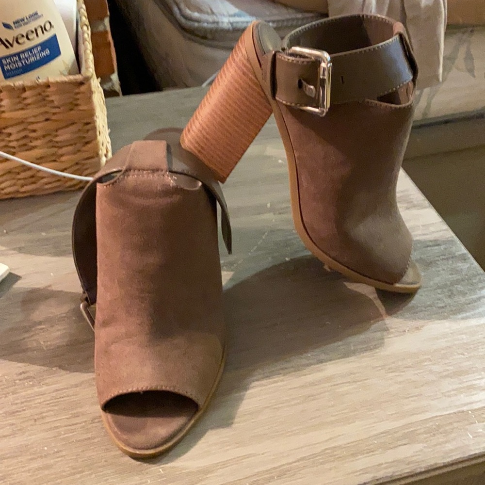 Thick heel sandals